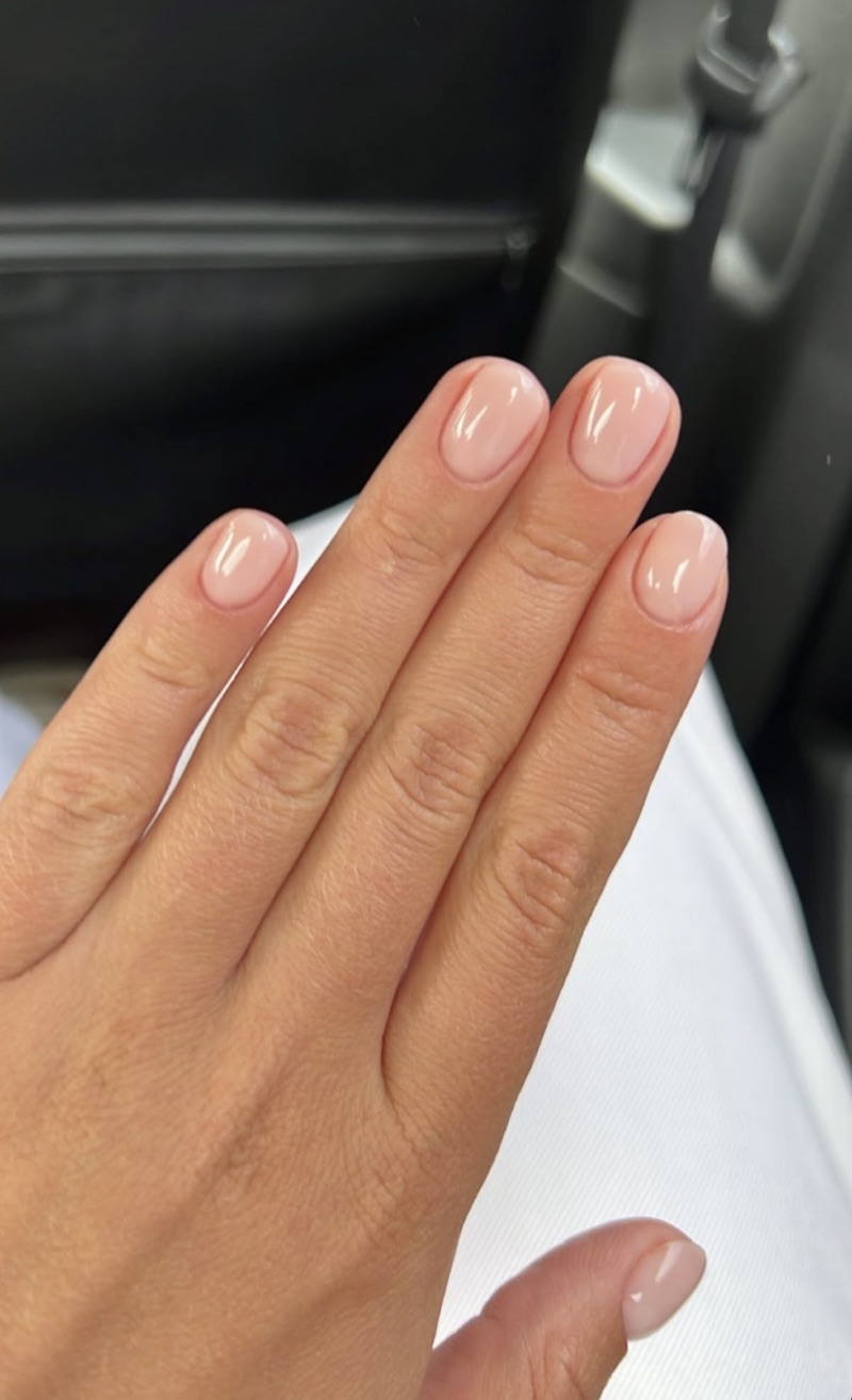 Bare left hand photo before trying on an engagement ring in the app